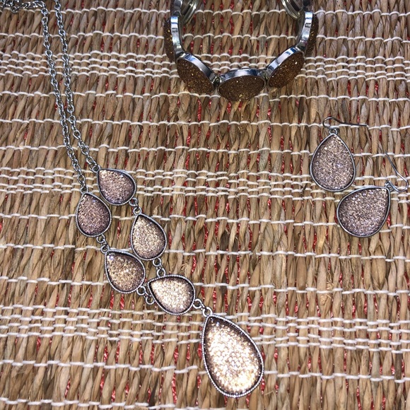 Jewelry - Necklace, bracelet, earring set